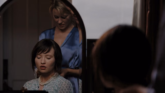 Still 4 of 9 from The Uninvited