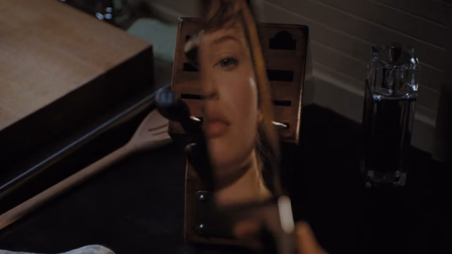 Still 8 of 9 from The Uninvited