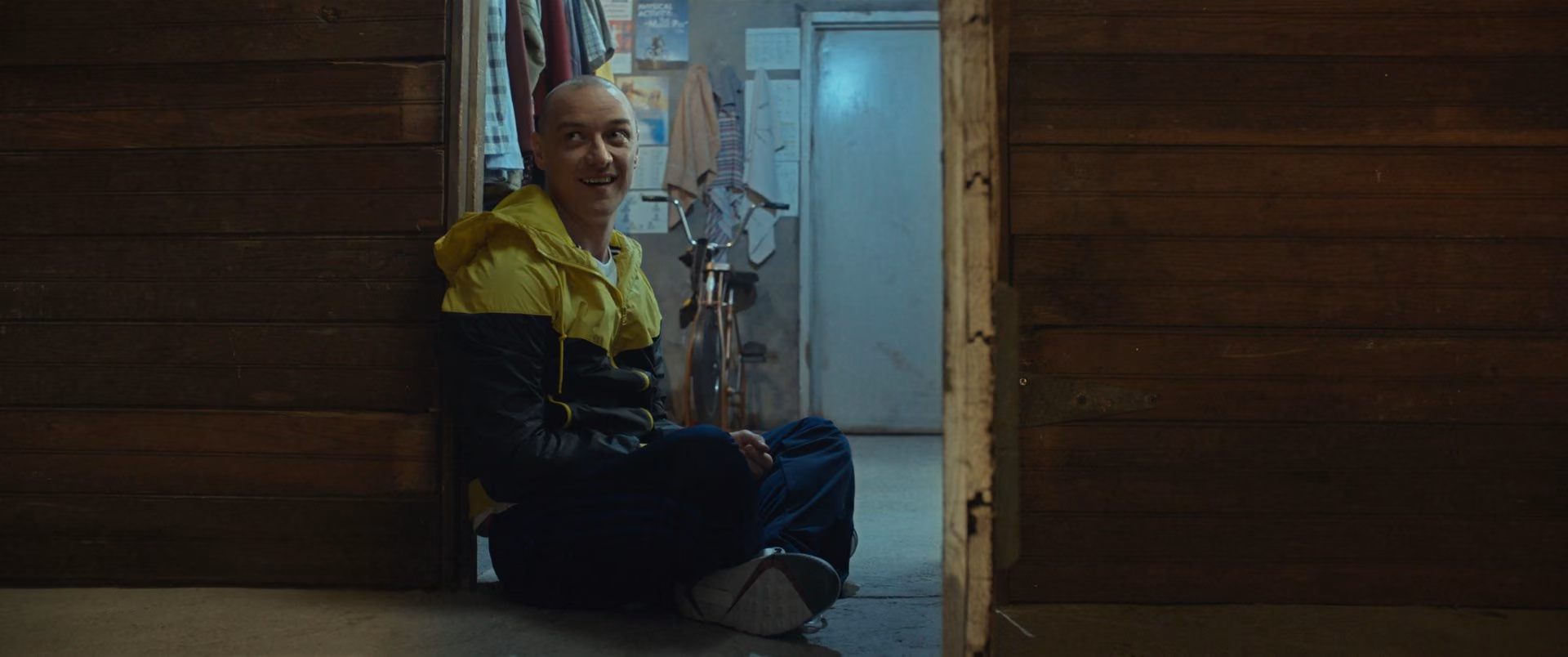 Still 1 of 1 from Split