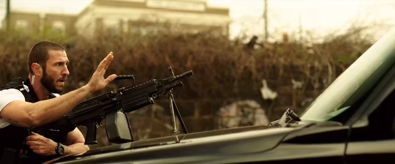 Still 1 of 1 from Den of Thieves