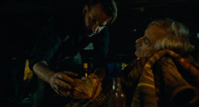 Still 4 of 13 from Nightmare Alley