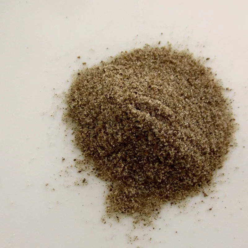 A small pile of coarse celery salt