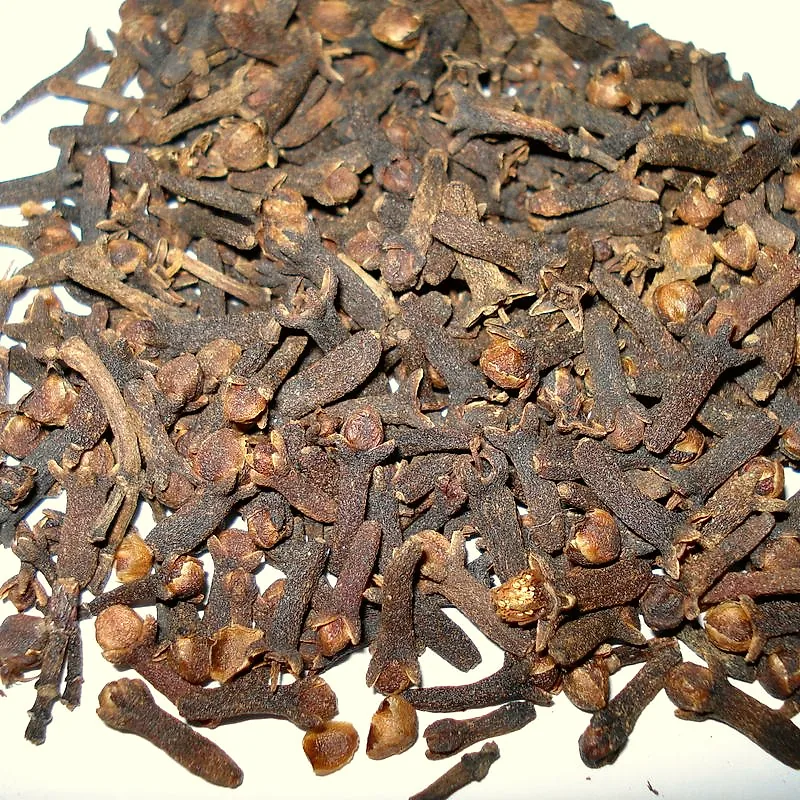 A pile of whole dried cloves